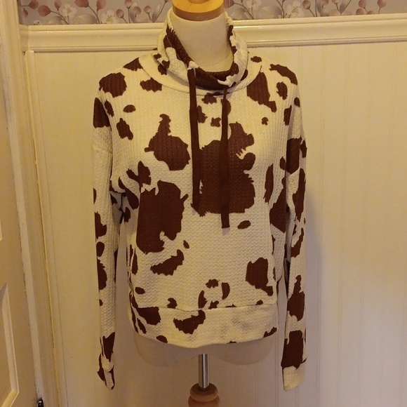 Simply Soutgern medium cow print shirt medium - Picture 1 of 3